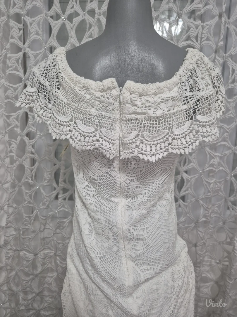 Bela cipkana haljina