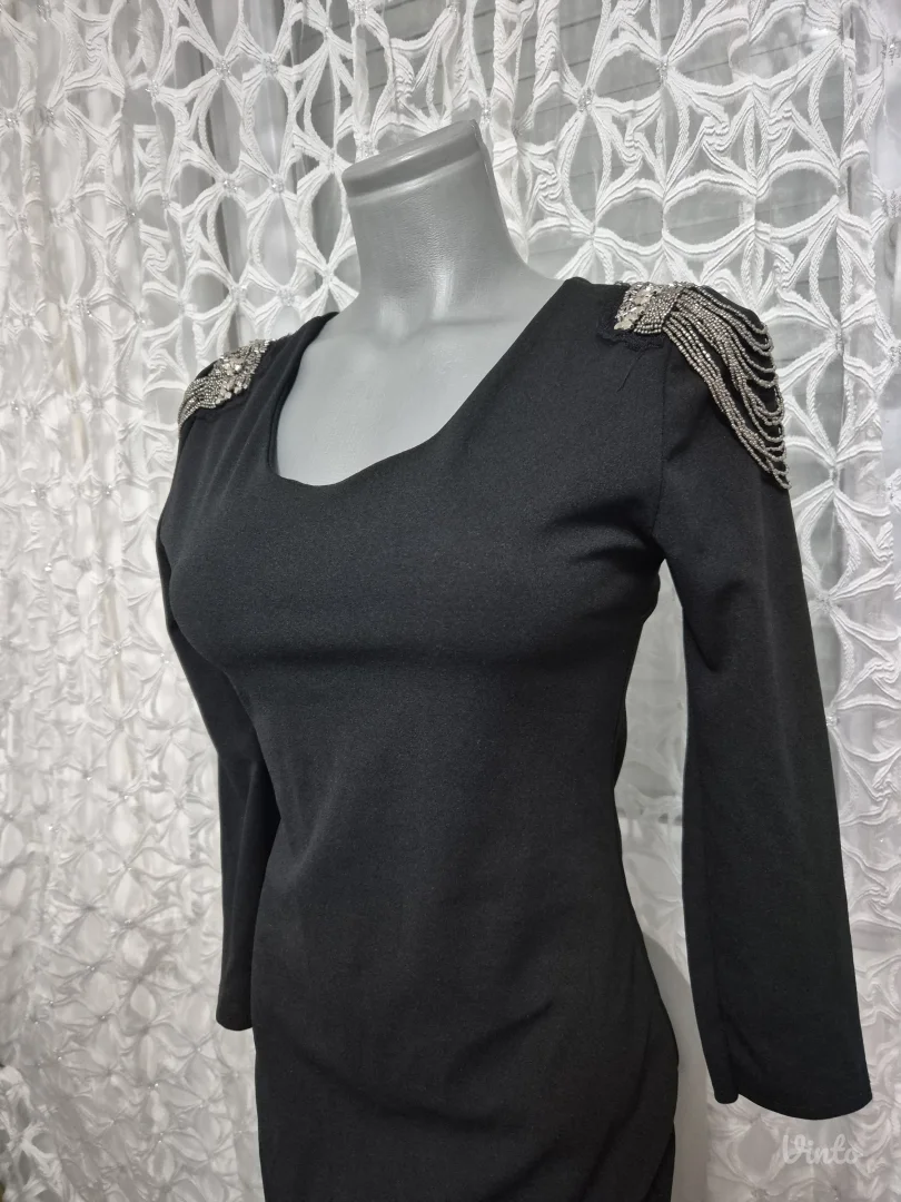 Crna haljina sa lancima