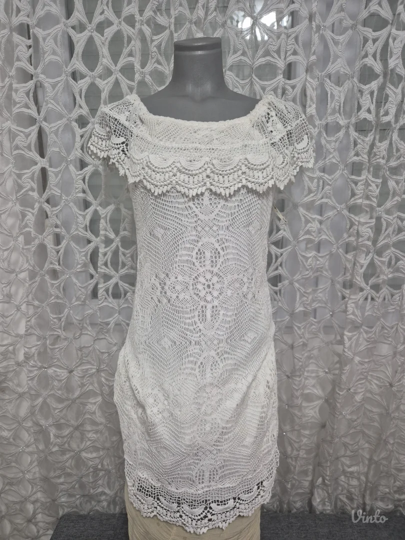 Bela cipkana haljina