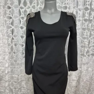 Crna haljina sa lancima