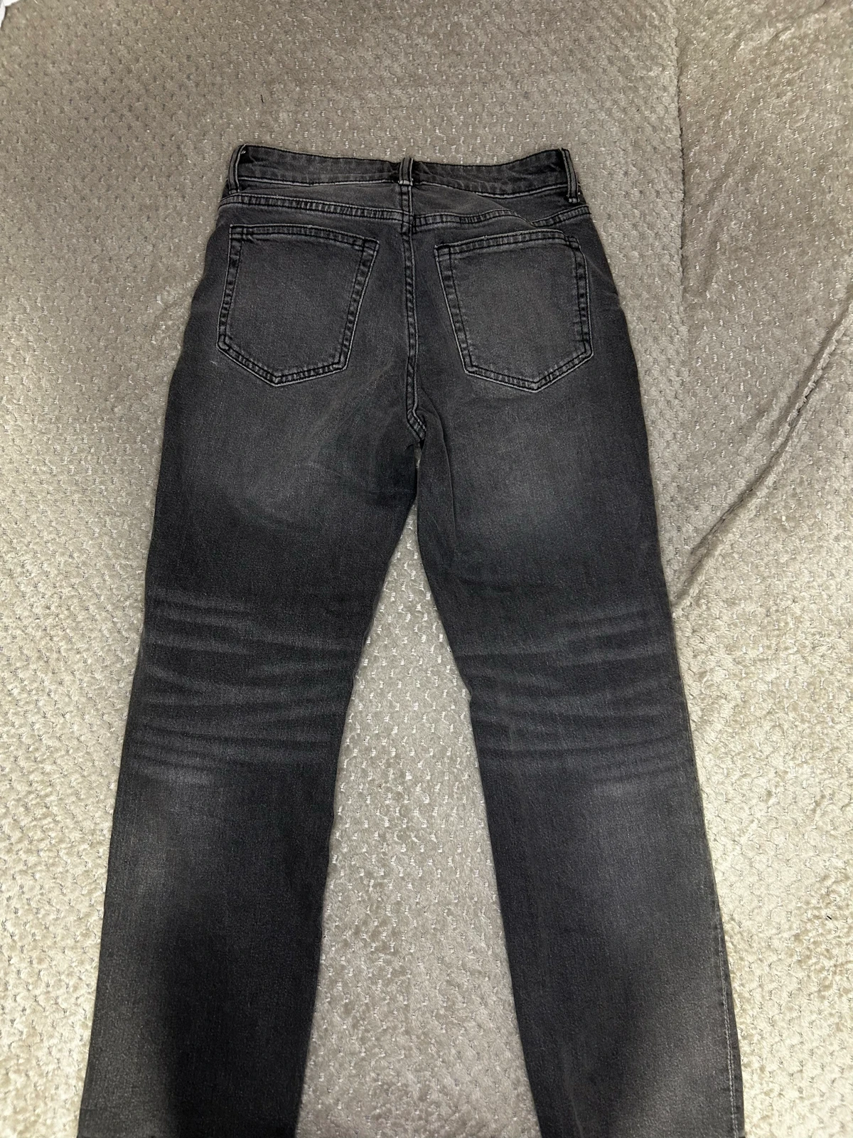 H&M tamnosive teksas farmerke