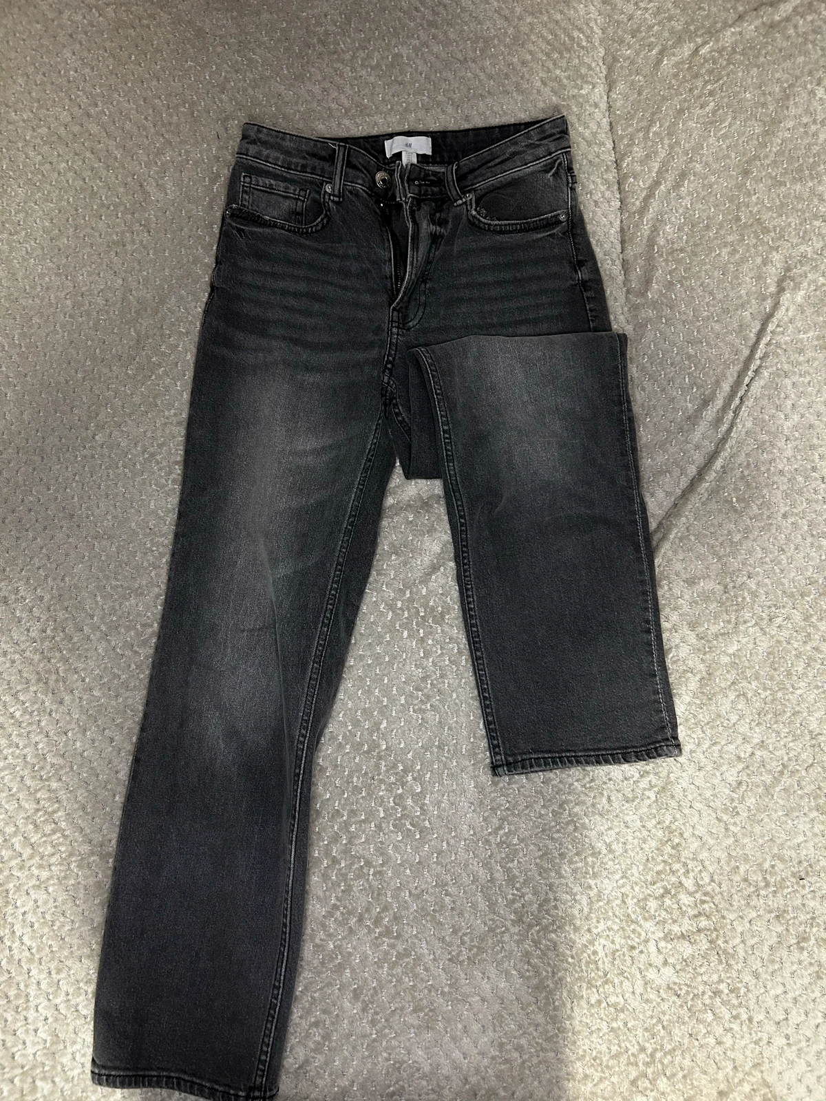H&M tamnosive teksas farmerke