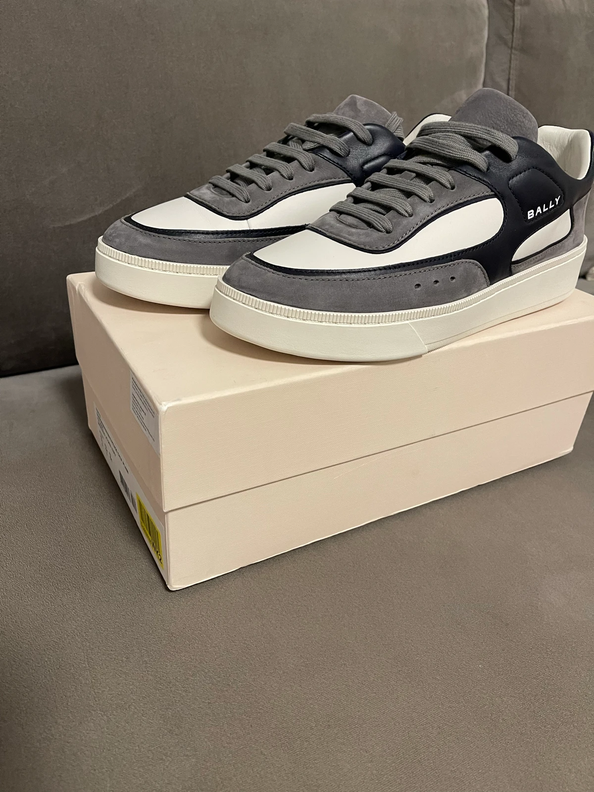 Bally patike, novo
