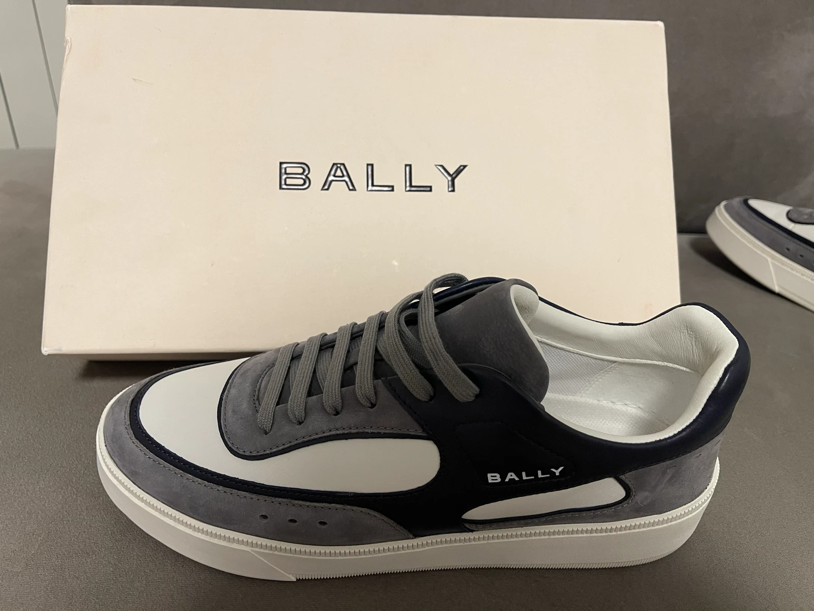 Bally patike, novo