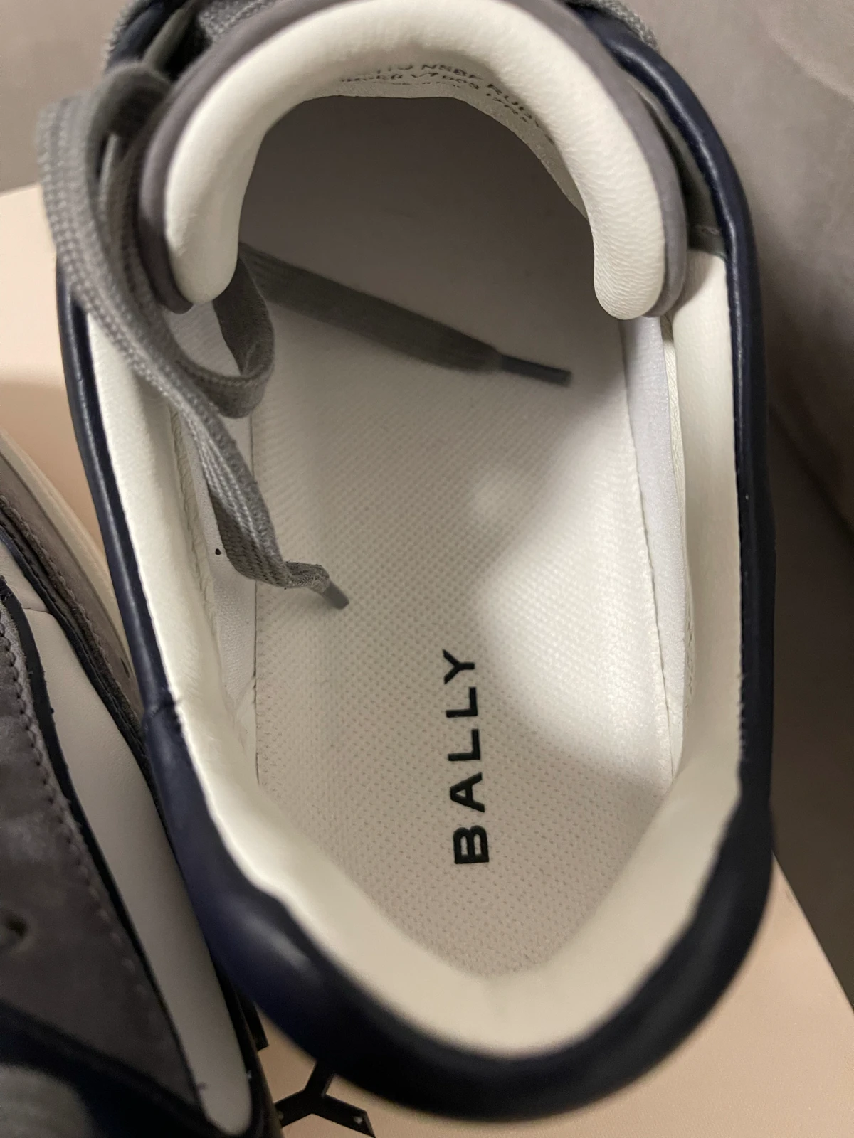 Bally patike, novo