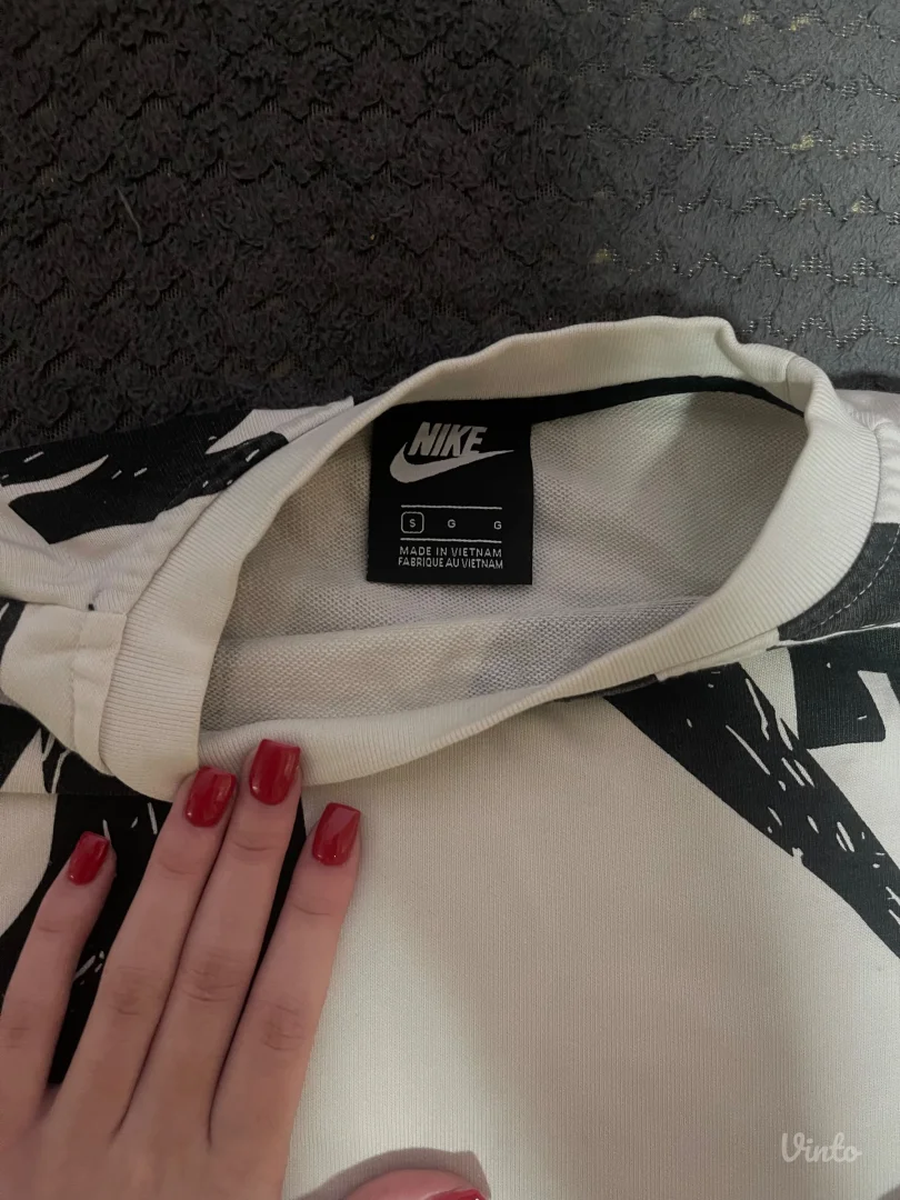 Nike,beli ženski duks