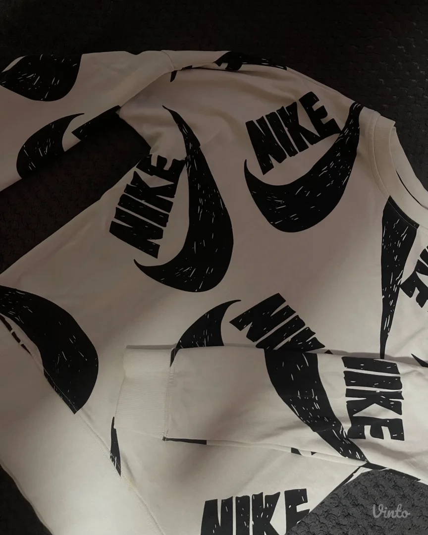 Nike,beli ženski duks