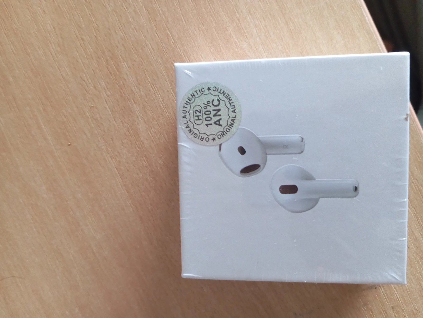 AirPods 4 ANC