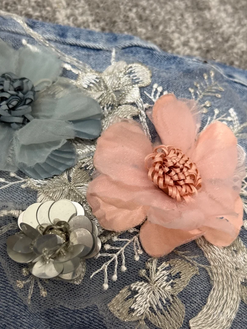 Suknjica sa detaljima