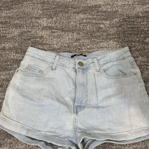 Pull and Bear šorts