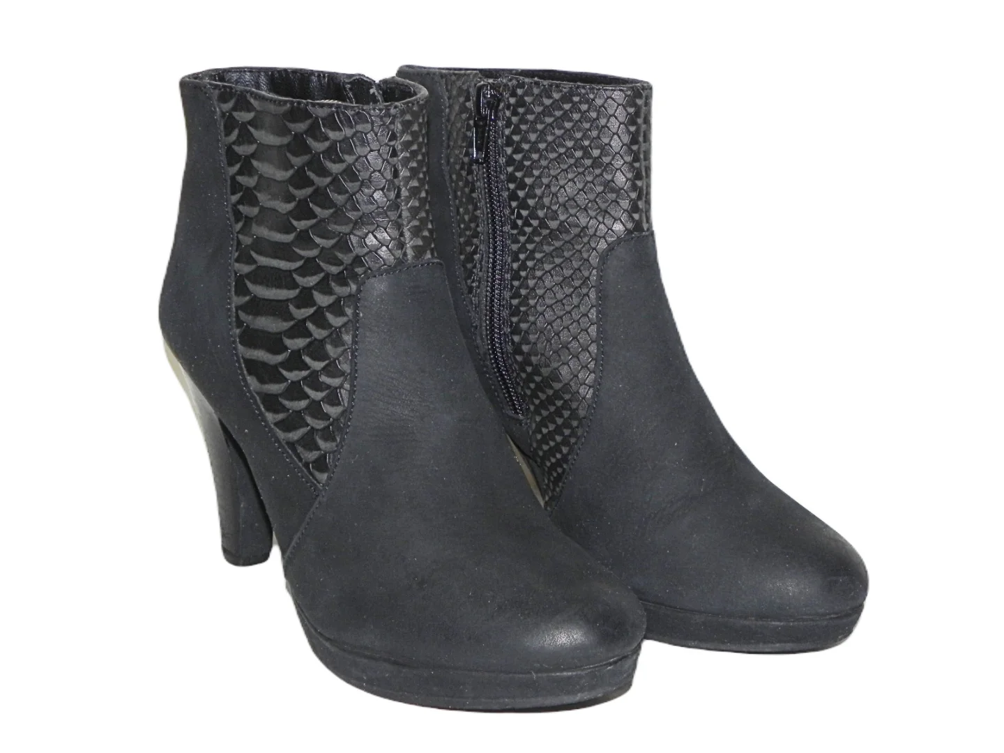 **SMH**atraktivne kožne kratke čizme br.36