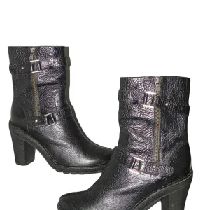 **HOVERCRAFT**kožne kratke kožne čizme br.40