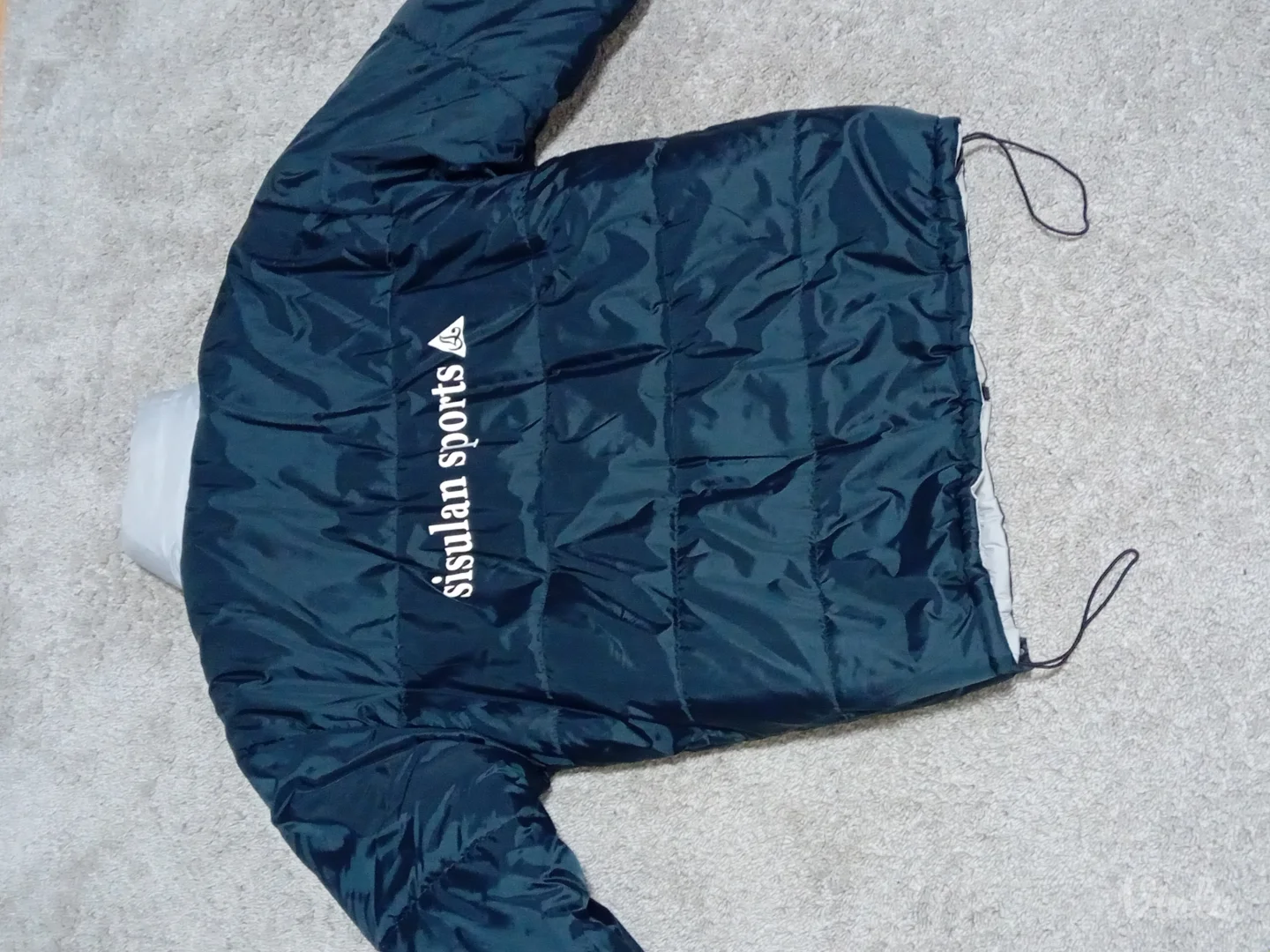 Sisulan Sports jakna sa dva lica