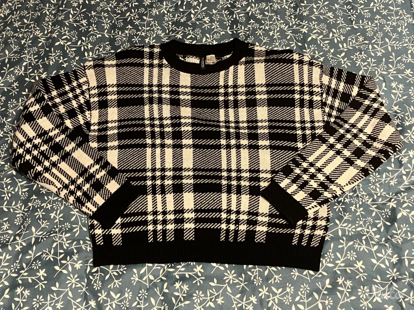 H&M karirani džemper