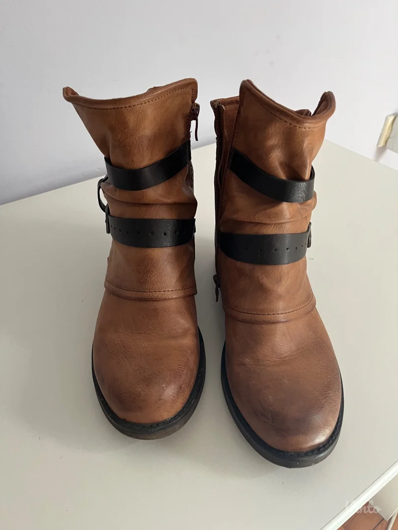 Zenske cizme -kaubojke