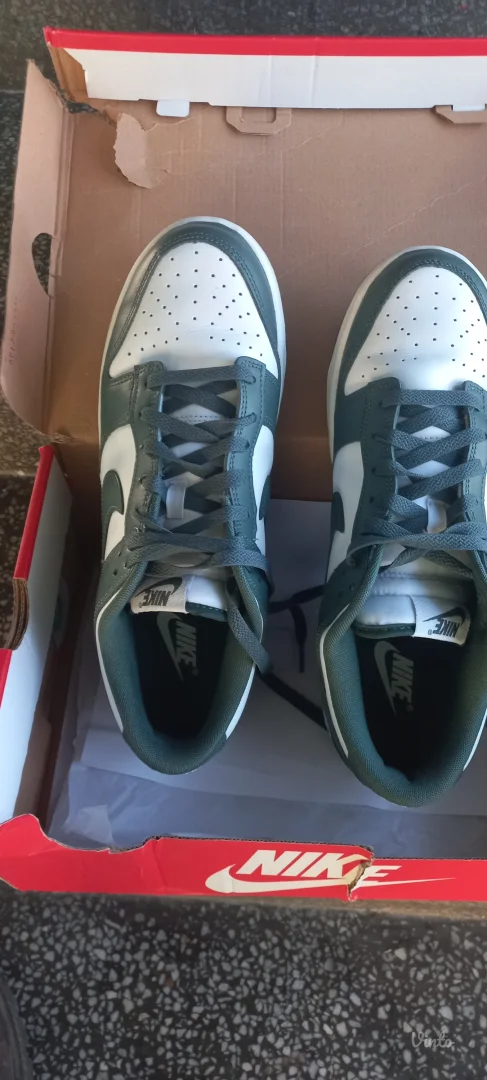 Prodajem Nike DUNK LOW RETRO