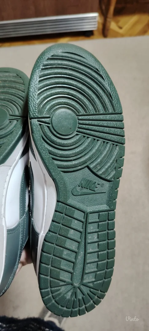 Prodajem Nike DUNK LOW RETRO