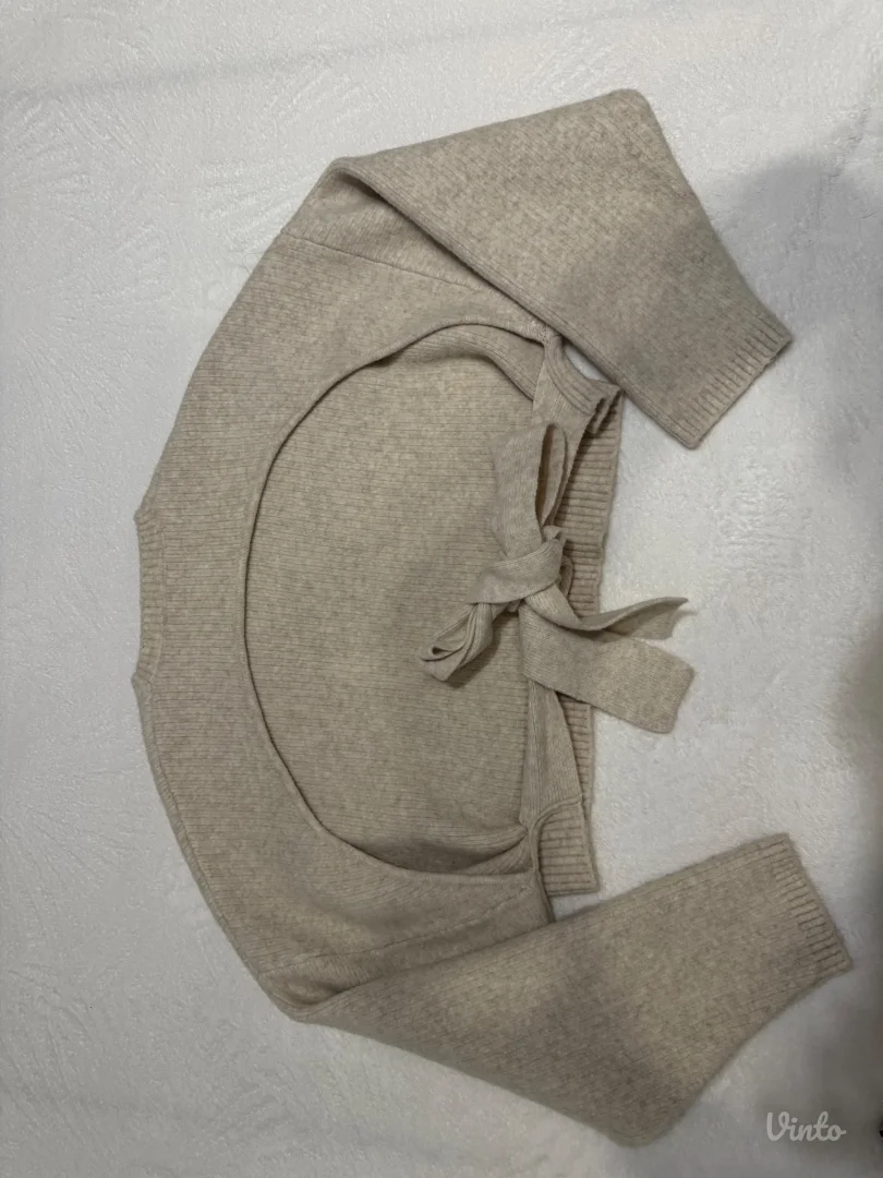 zara dzemper sa golim ledjima