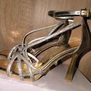 Zlatne sandale