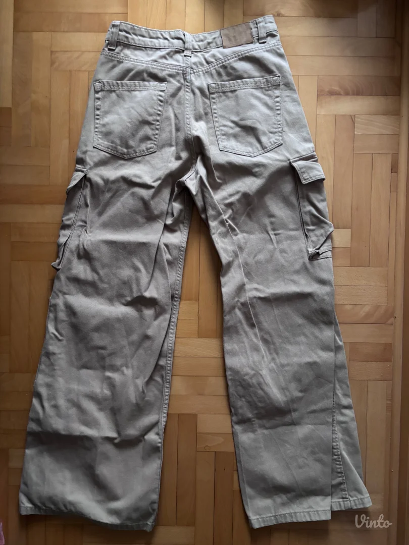 Bershka cargo pantalone