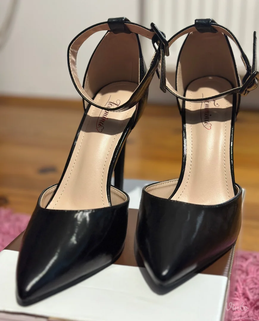 Ženske cipele na štiklu, broj 39