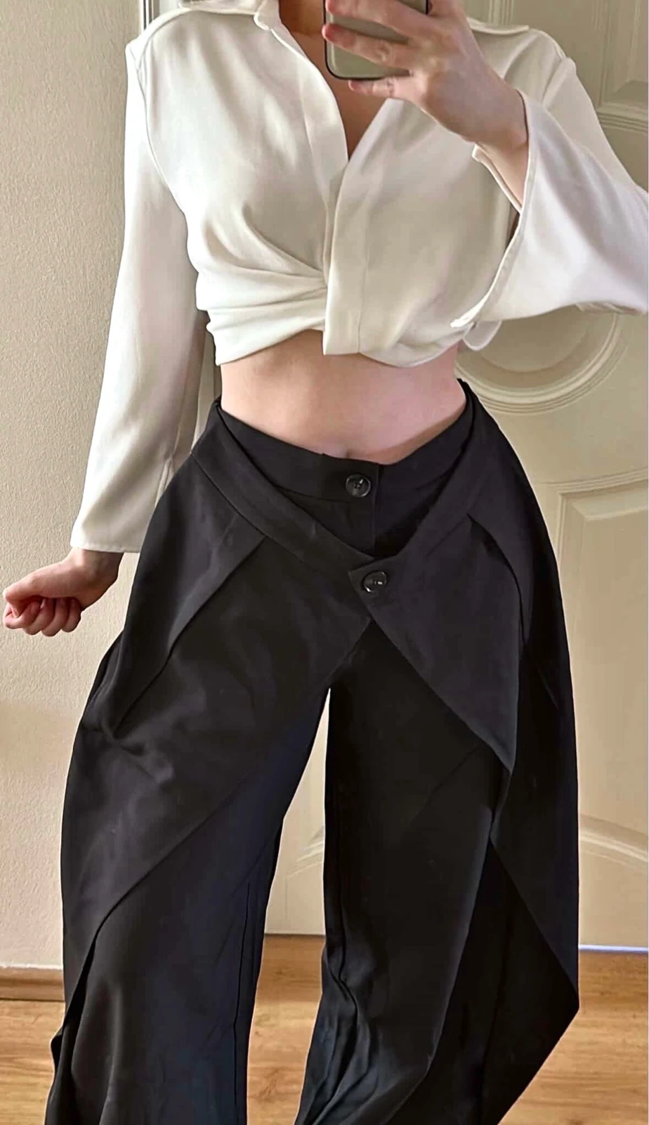 viralne crne pantalone