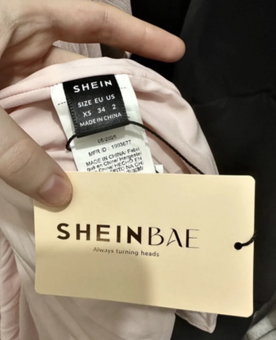 shein viralna haljina sa etiketom