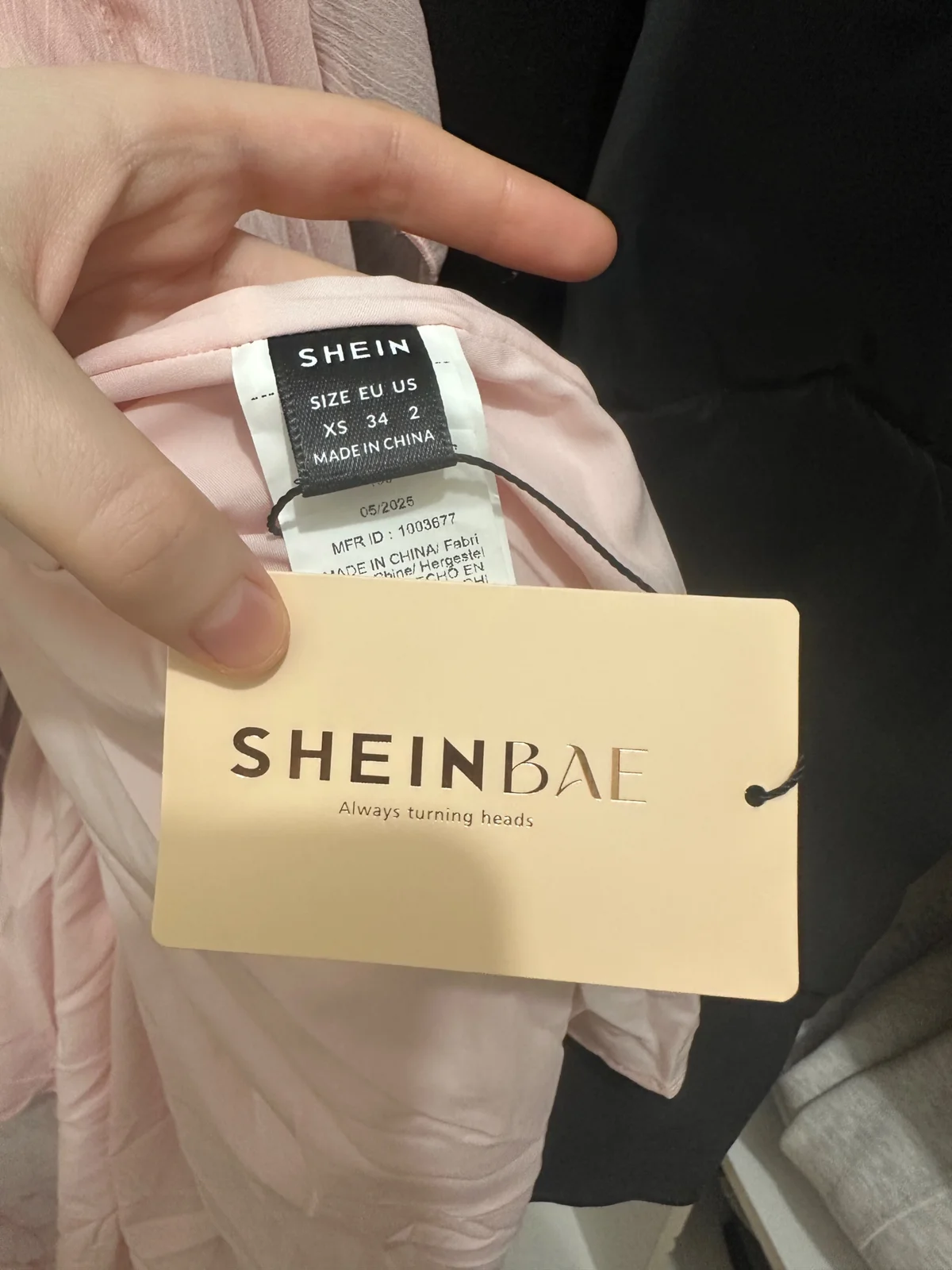 shein viralna haljina sa etiketom