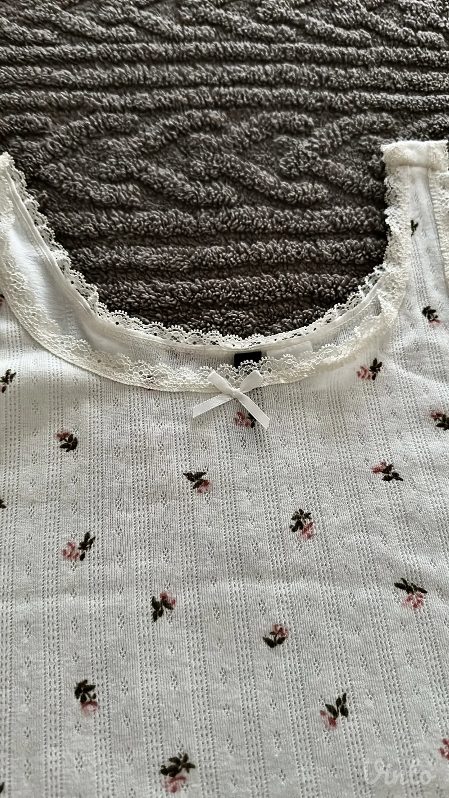H&M top sa cveticima pamucni