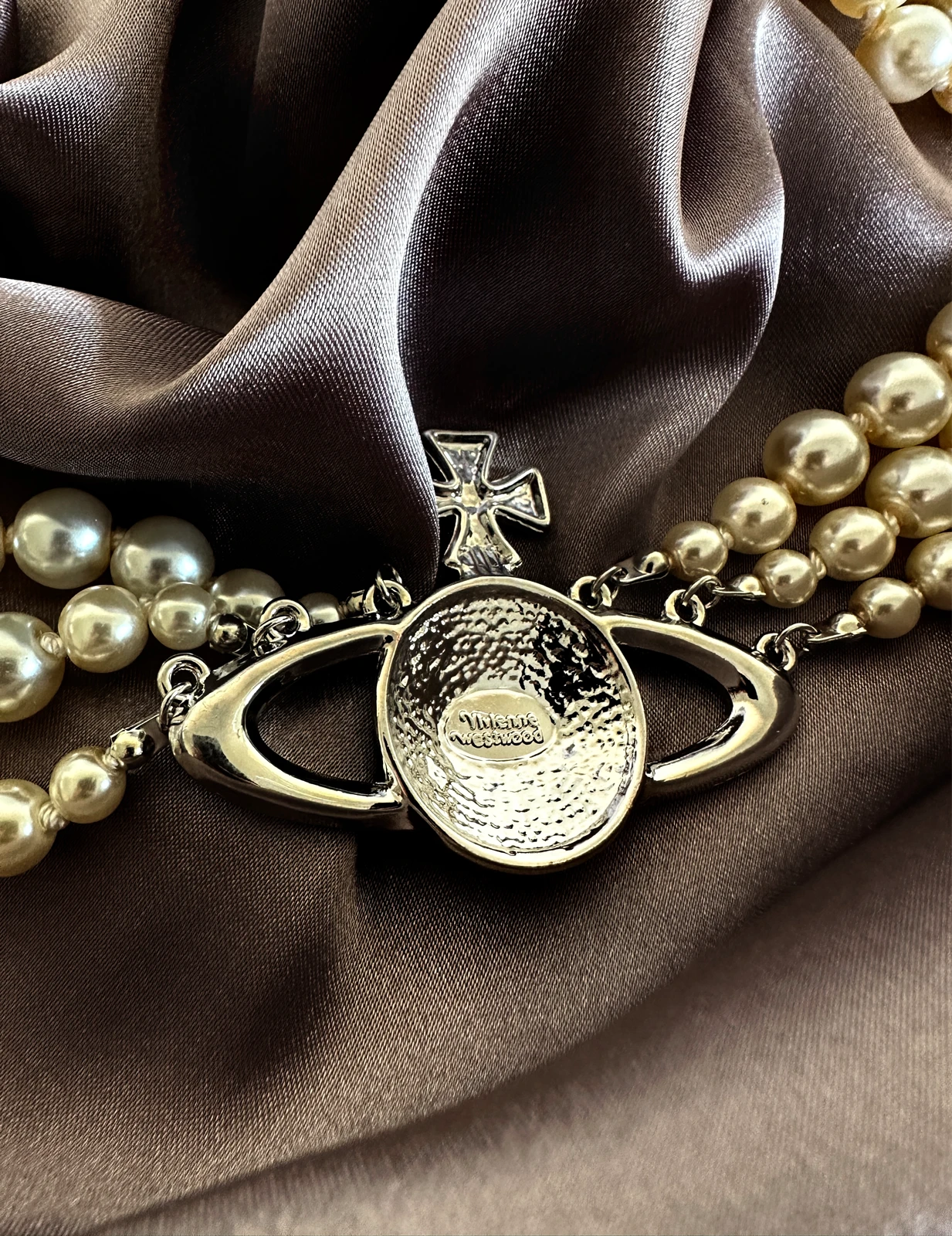 vivienne westwood ogrlica sa 3 reda bisera