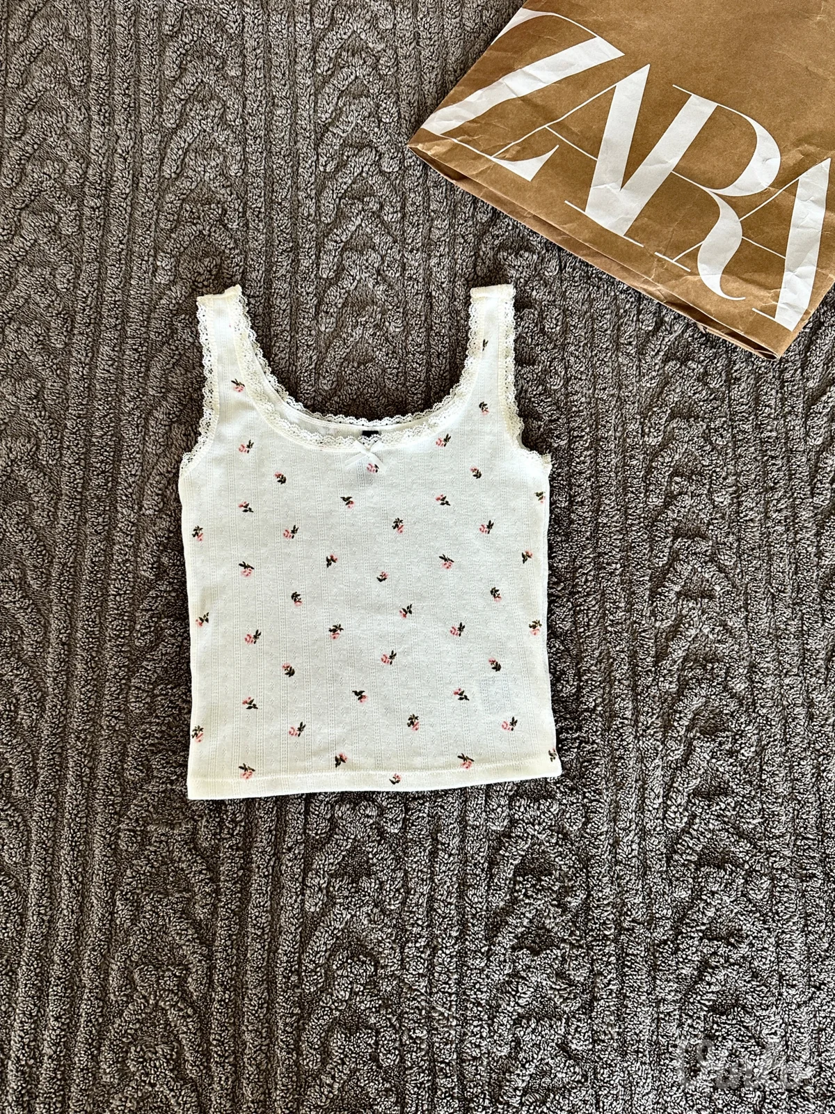 H&M top sa cveticima pamucni