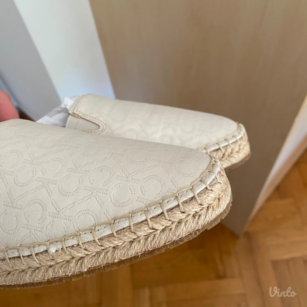 Calvin Klein espadrile nove