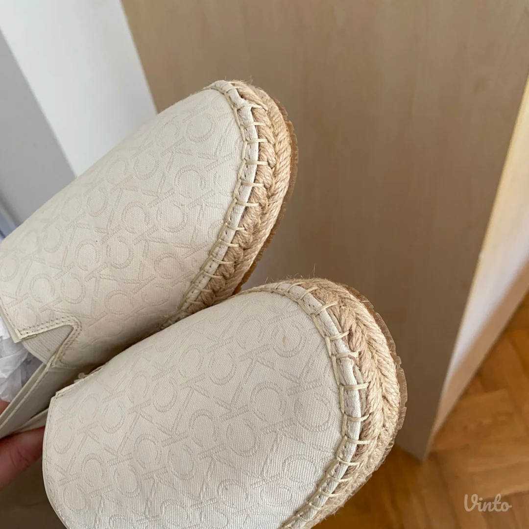 Calvin Klein espadrile nove