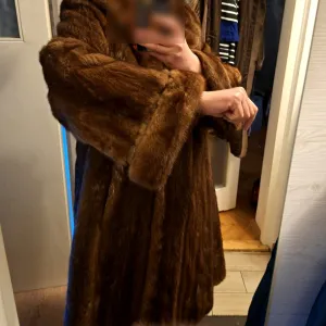 Luksuzna bunda od nerca - odlično stanje