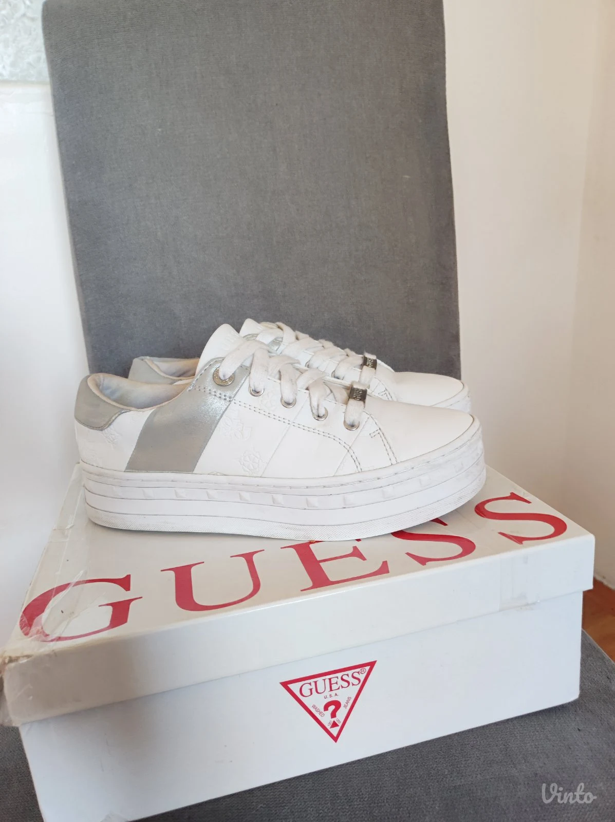 Guess patike, samo danas 2500 din