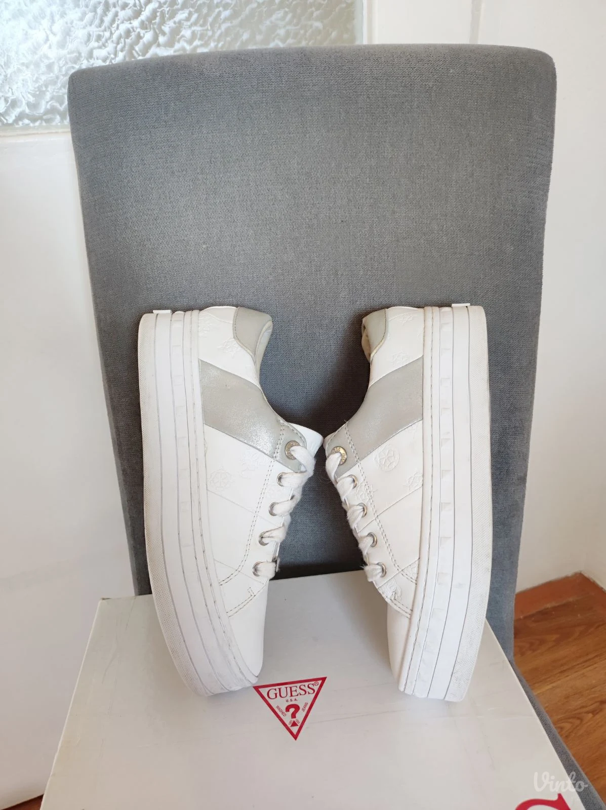 Guess patike, samo danas 2500 din