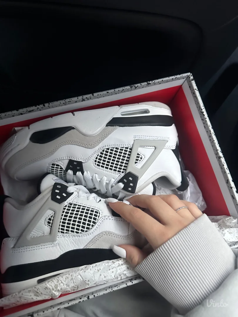 Jordan 4 zenske patike broj 37