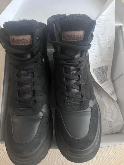 Bench. Ženske Čizme