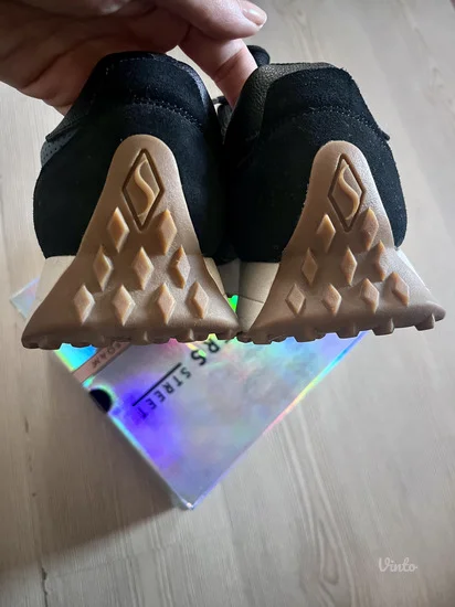 Skechers Kozne Patike 41