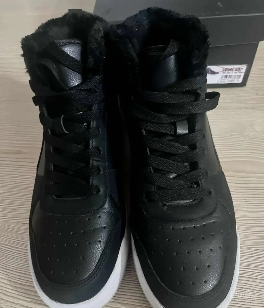 Obuca 41/42 27cm Komplet 1500rsd