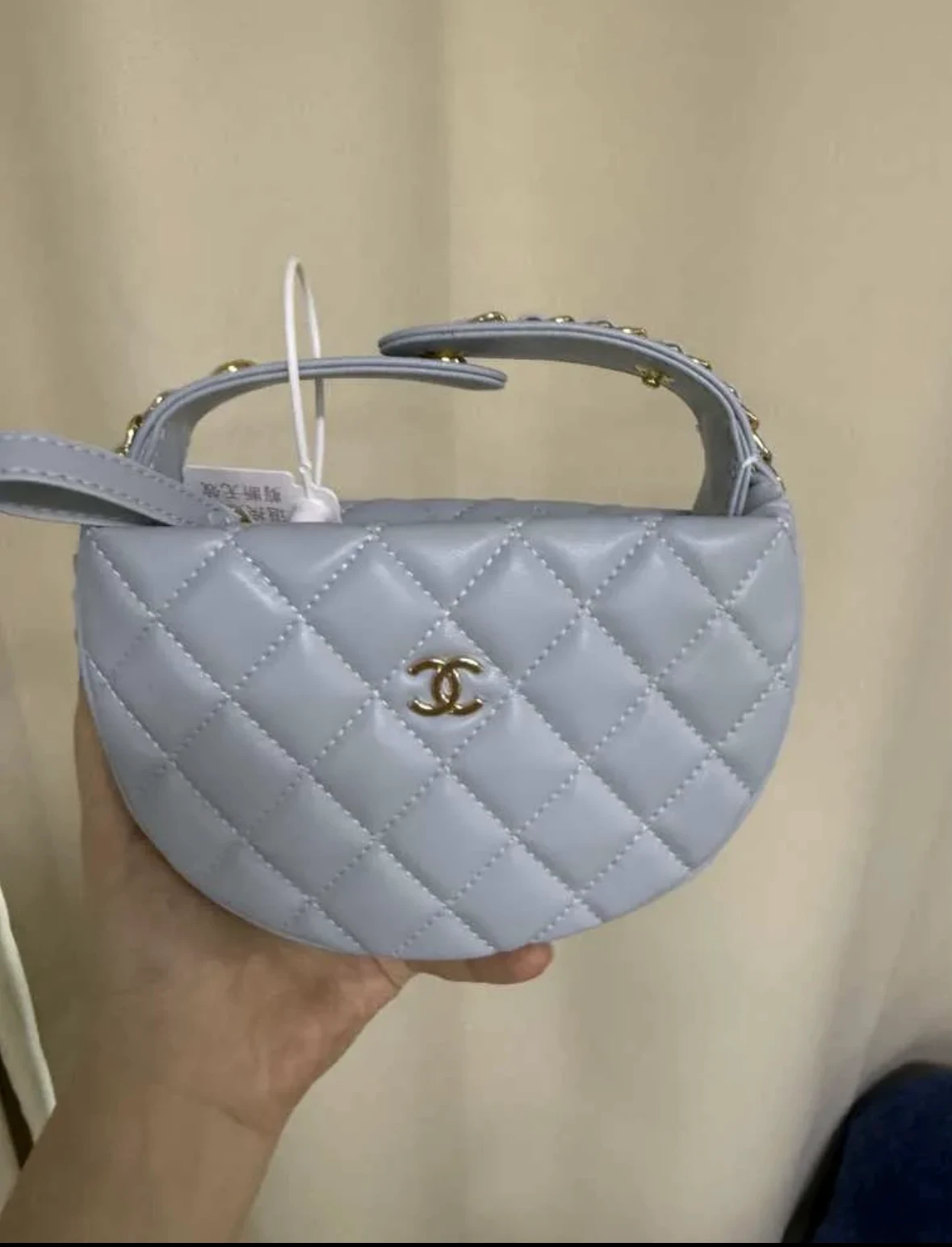Chanel plava