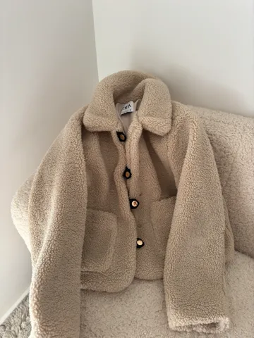 Zara teddy jakna