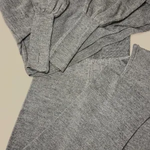 Knit komplet dzemper i donji deo