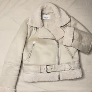 Stradivarius jaknica