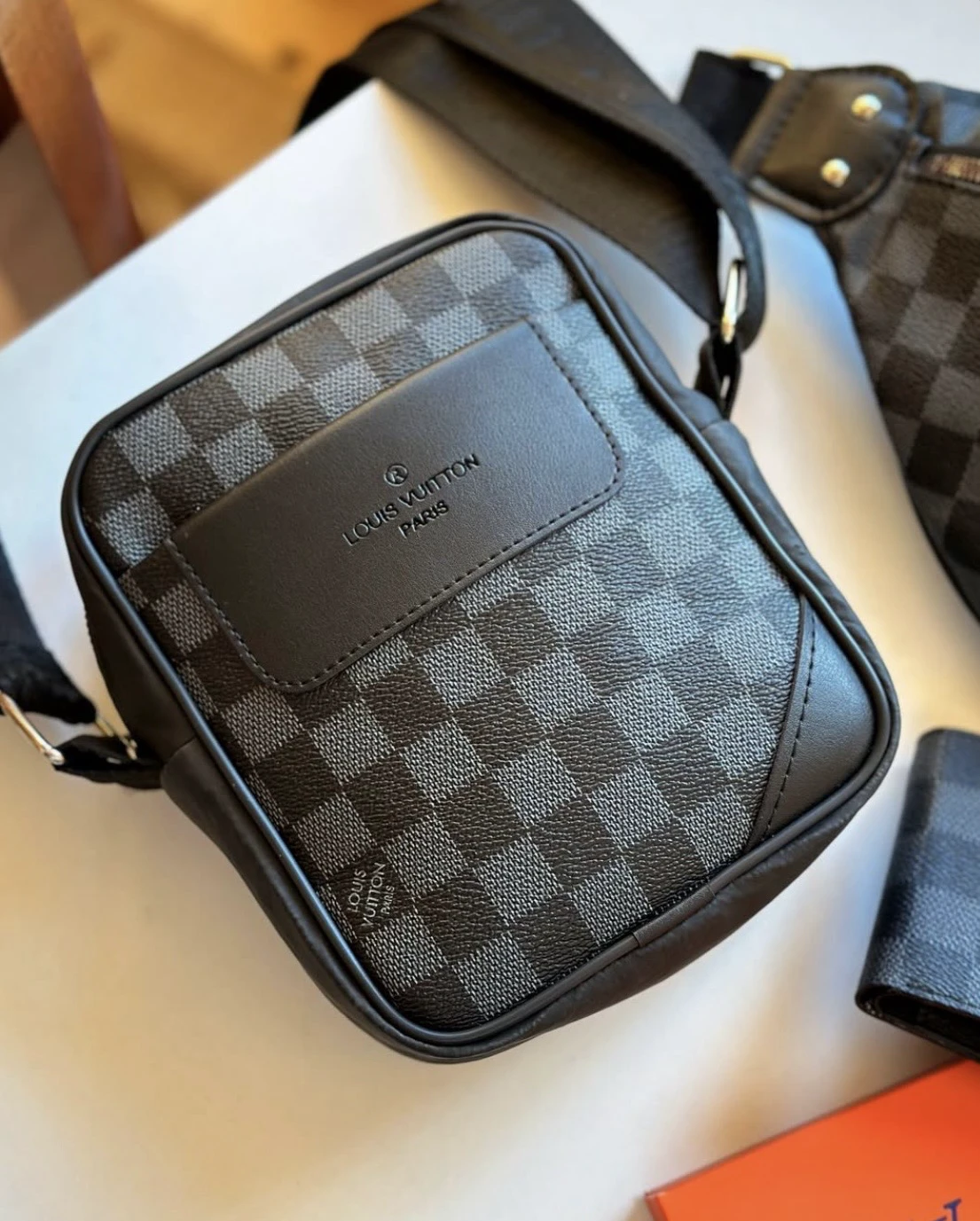 Louis Vuitton muška torbica