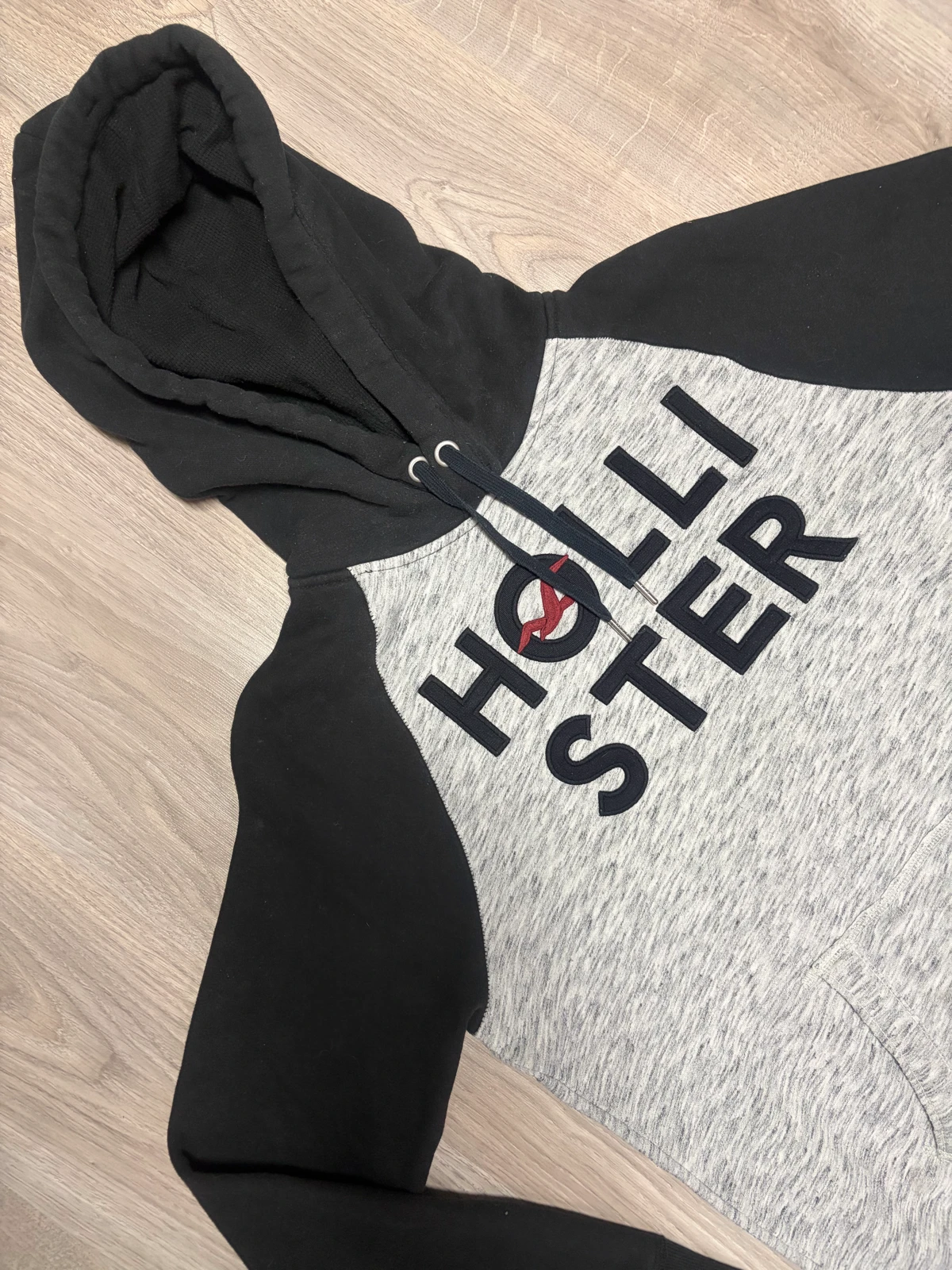 Hollister duks (M vel.) ORIGINAL