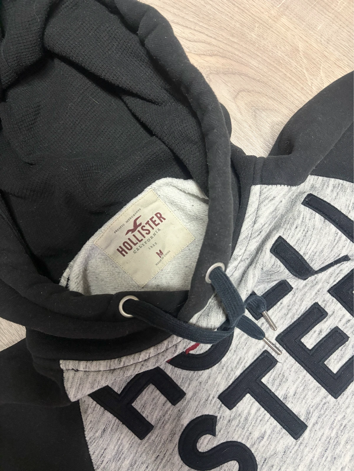 Hollister duks (M vel.) ORIGINAL