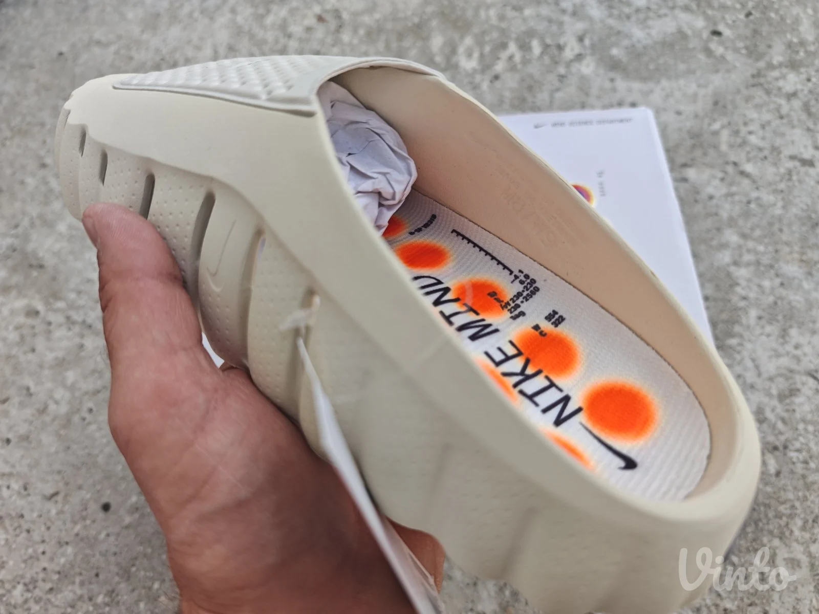 Nike Mind Cream Orange