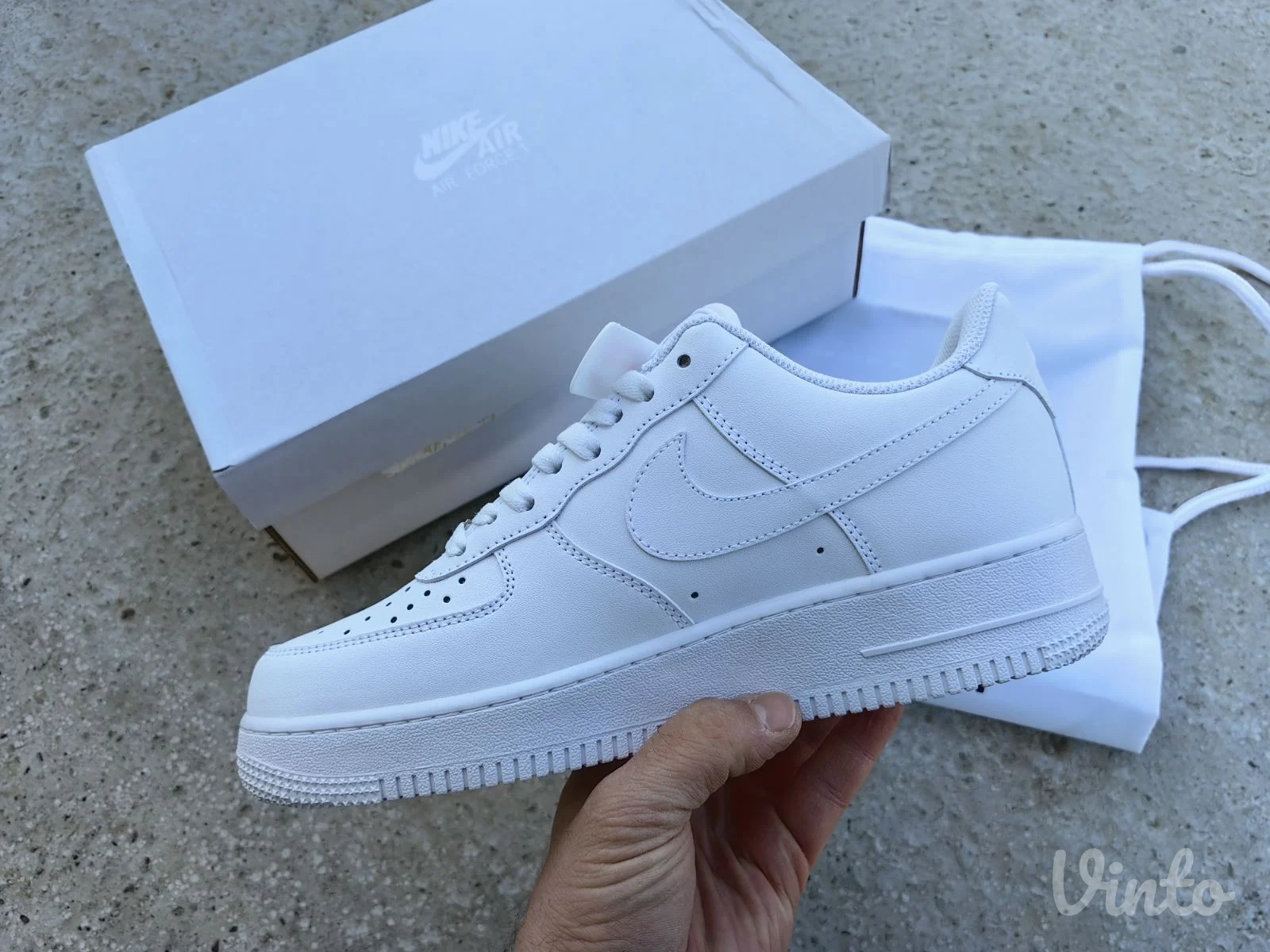 Nike Air Force 1 Triple White