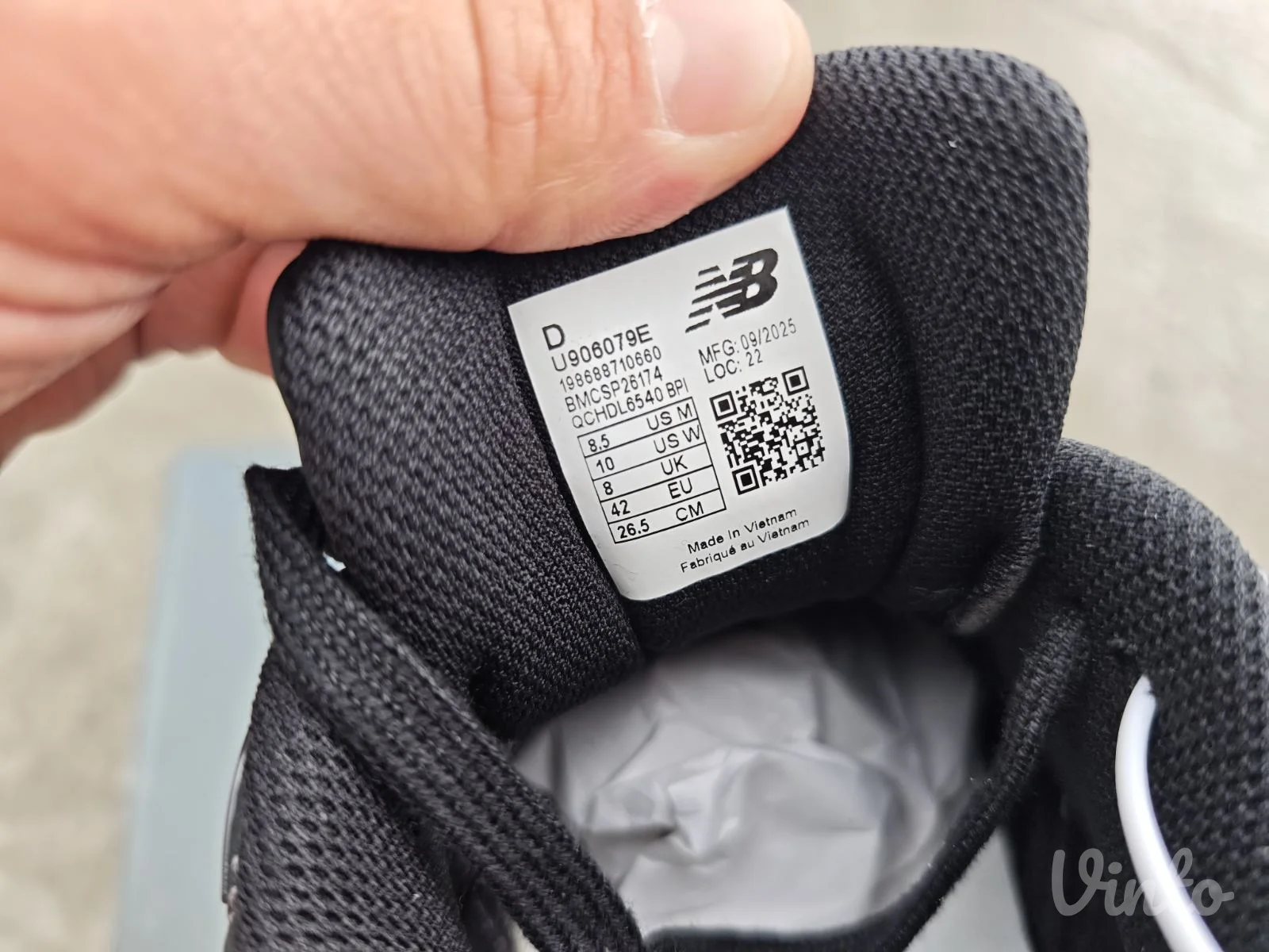 New Balance 9060 Mono Black